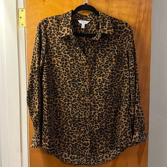 Leopard button down with roll up sleeves - Picture 1 of 1